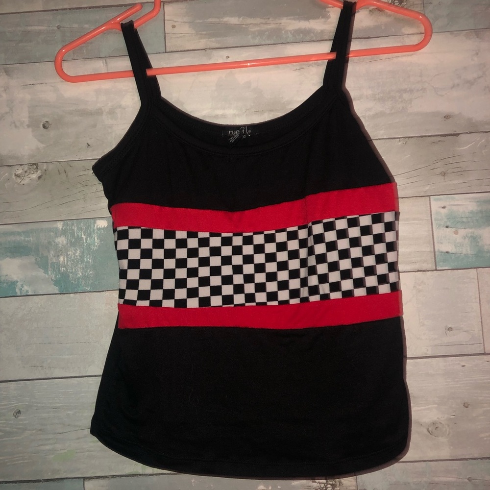 BLACK CROPPED TANK TOP WITH RED AND CHECKERED STRIPE